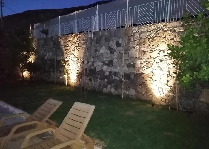 Bella Rose Alojamento de Acomodação e Pequeno-almoço Cedit