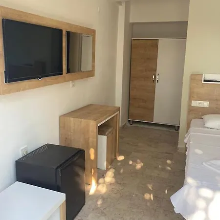 Bella Rose Bed & Breakfast Cedit